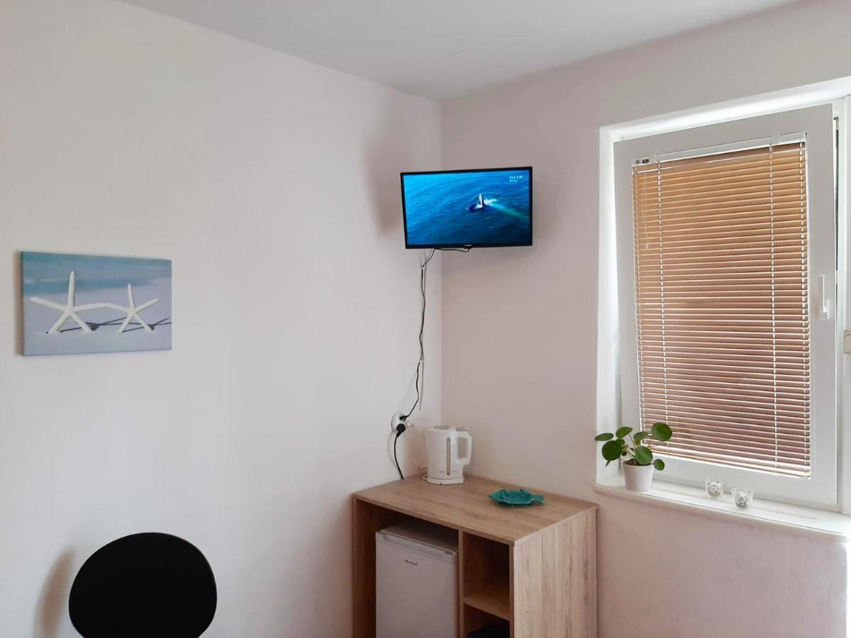 Pokoje Goscinne Weronika Ostrowo  Buitenkant foto