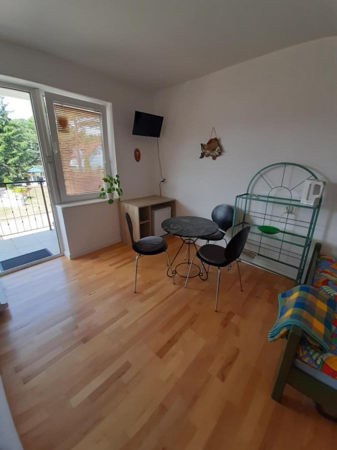 Pokoje Goscinne Weronika Ostrowo  Buitenkant foto