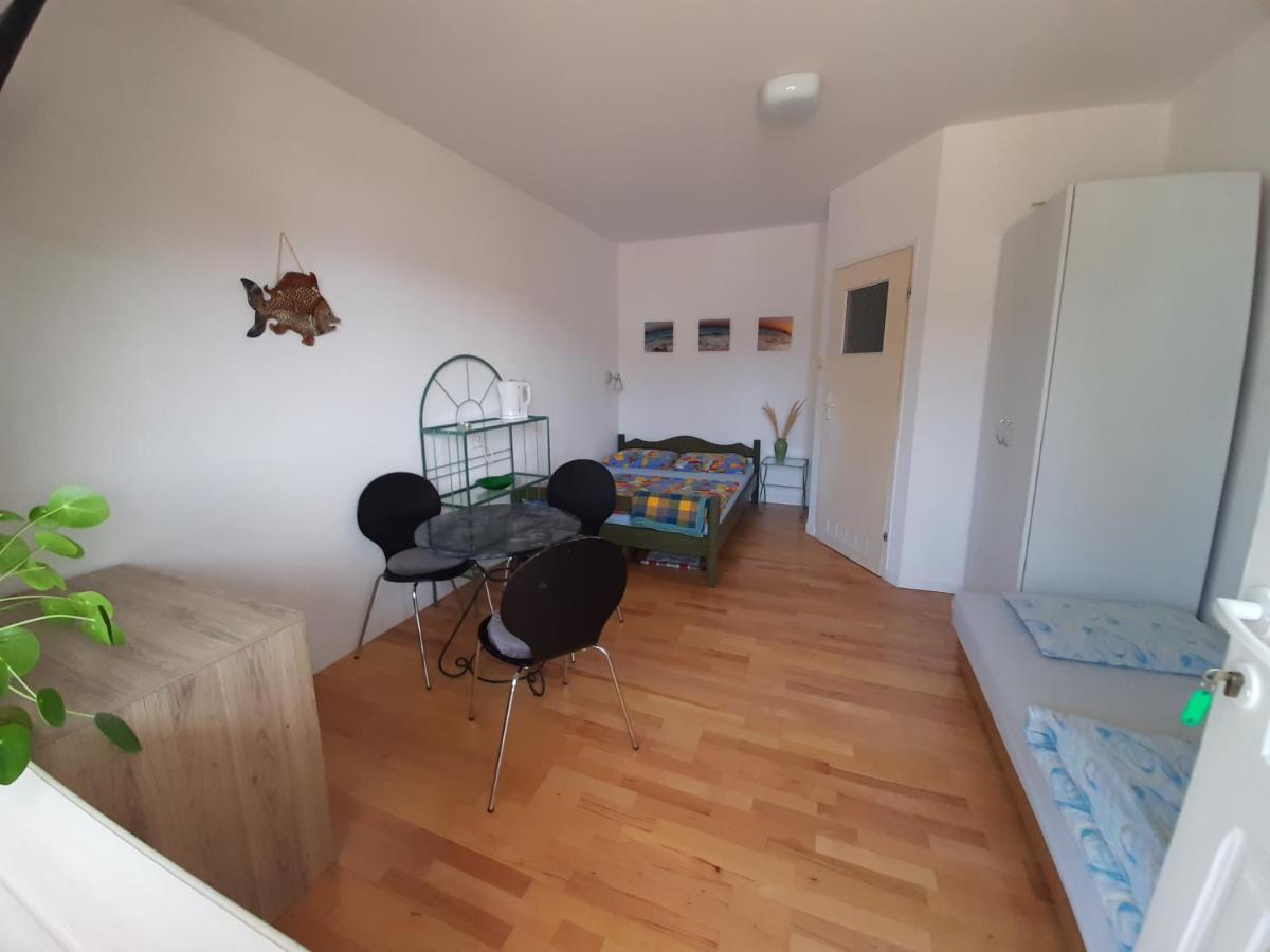 Pokoje Goscinne Weronika Ostrowo  Buitenkant foto