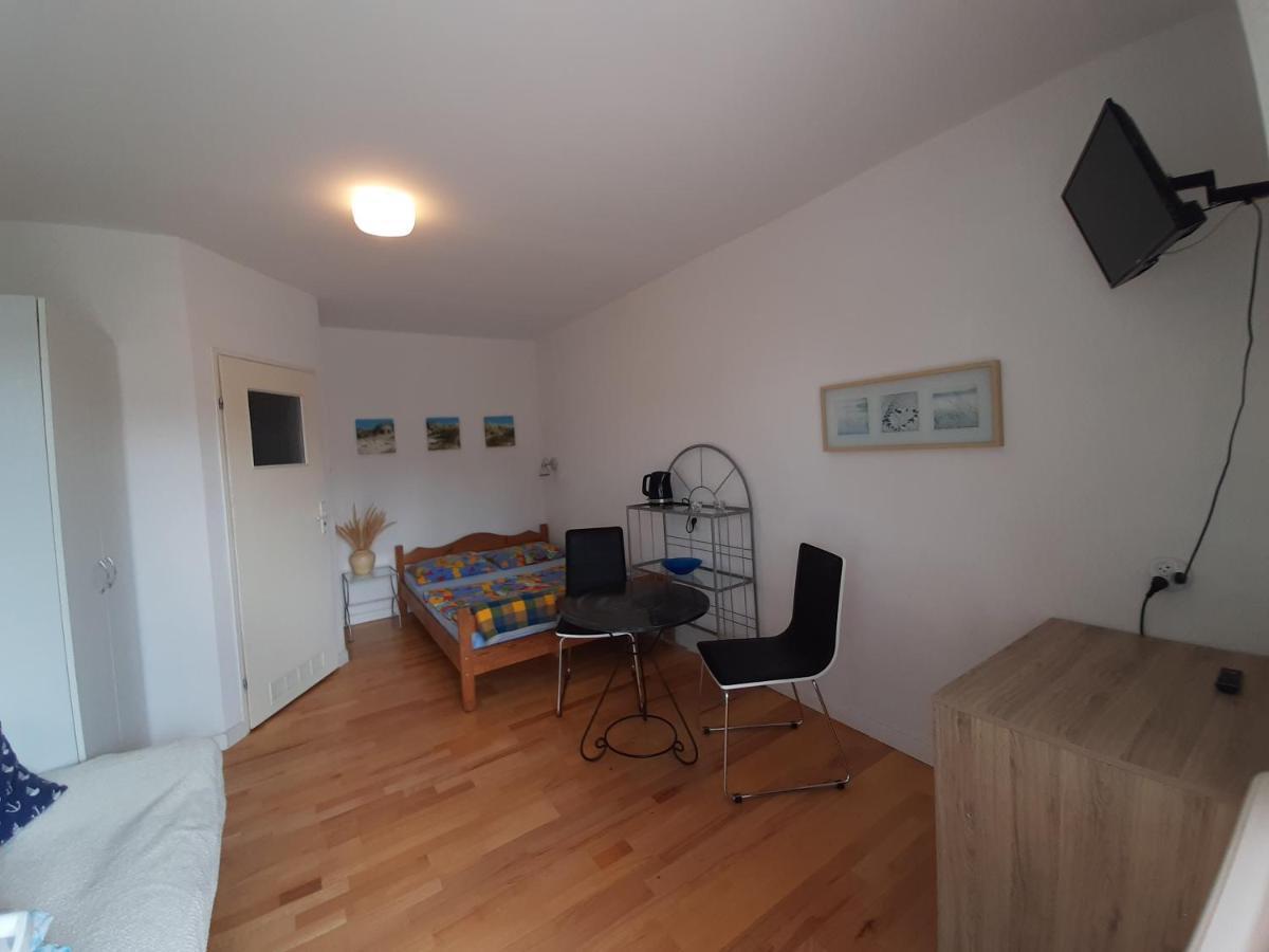 Pokoje Goscinne Weronika Ostrowo  Buitenkant foto